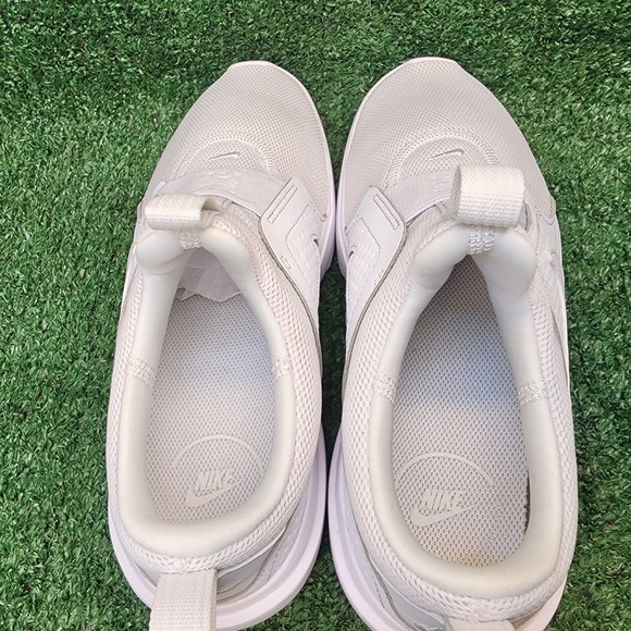 Womens Size 7.5 Nike AD Triple White Slip On Walking Sneakers DJ1001-100 - Picture 6 of 8